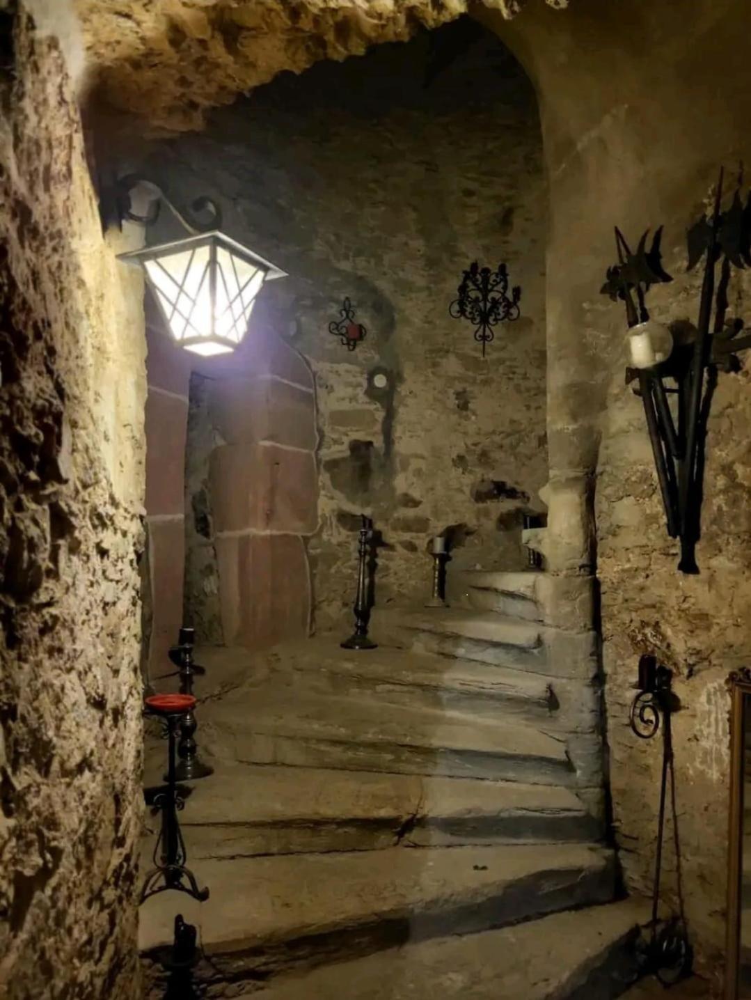 Burg Hermannstein - Kings Room Wetzlar Bagian luar foto